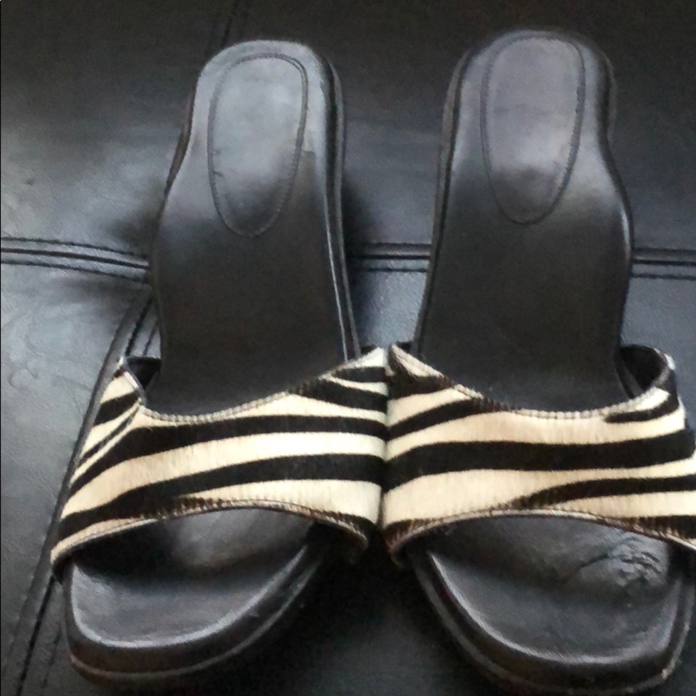 Taryn rose comfy sandals!